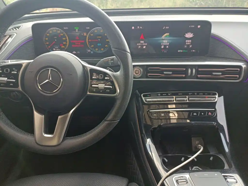Mercedes-Benz EQC — миниатюра 10