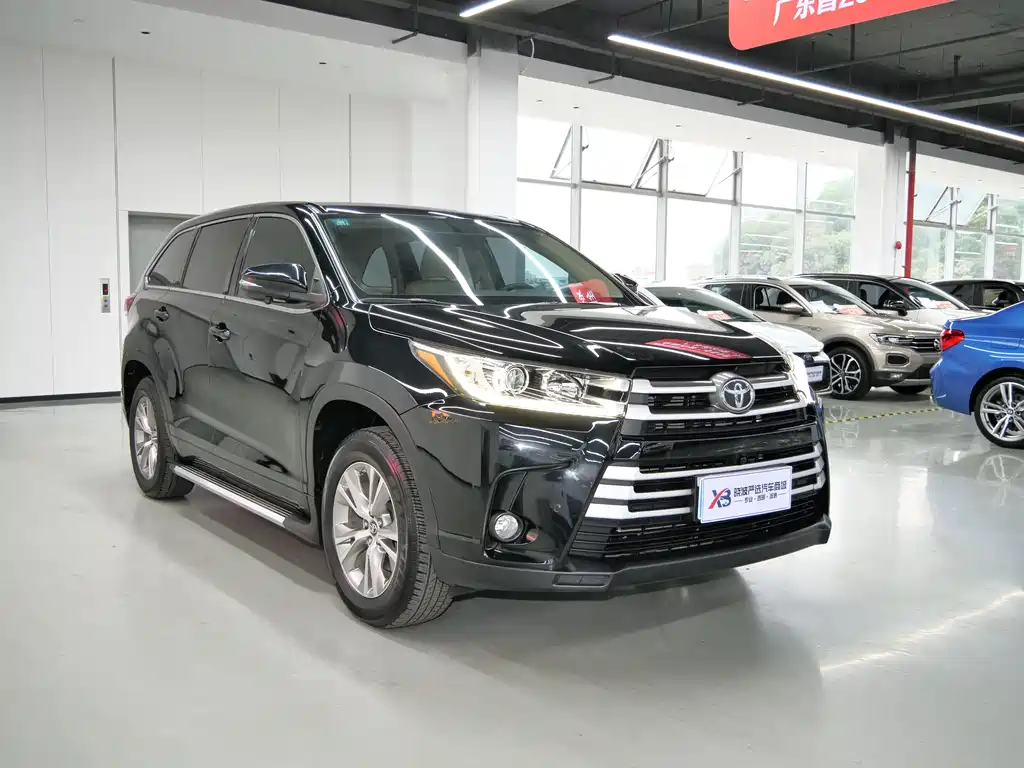 TOYOTA HIGHLANDER