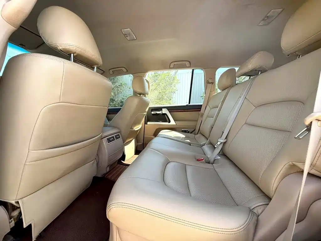 Toyota Land Cruiser — миниатюра 6