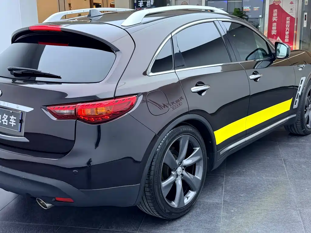 Infiniti FX — миниатюра 12