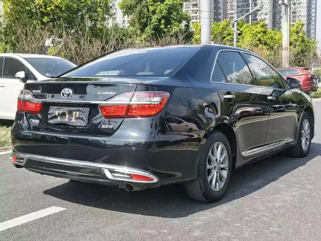 TOYOTA CAMRY