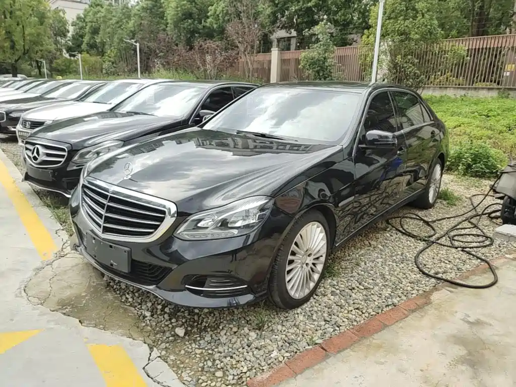 Mercedes-Benz E-Class — миниатюра 2