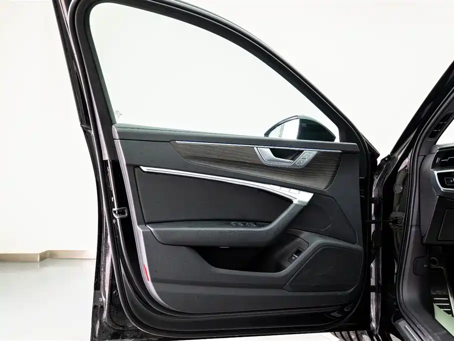 Audi A6L 2025 45 TFSI quattro