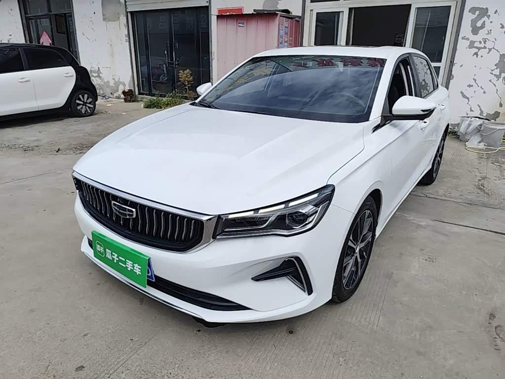 Geely Emgrand 1.5 л 2022 г. Белый, пробег 35000 км