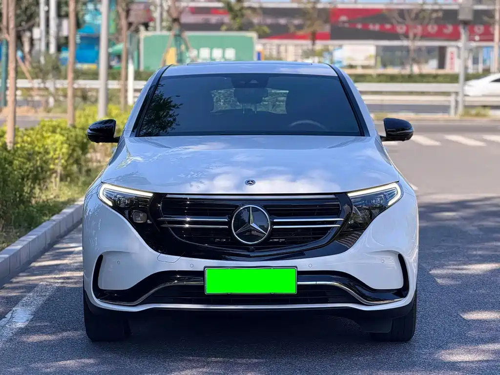 Mercedes-Benz EQC — миниатюра 2