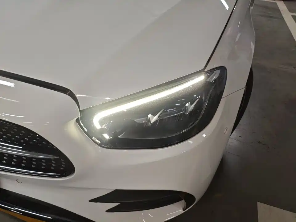Mercedes-Benz E-Class (Import) — миниатюра 8
