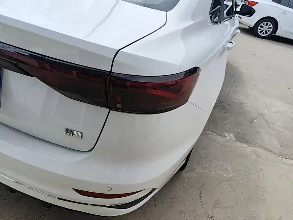 Geely Emgrand — миниатюра 8