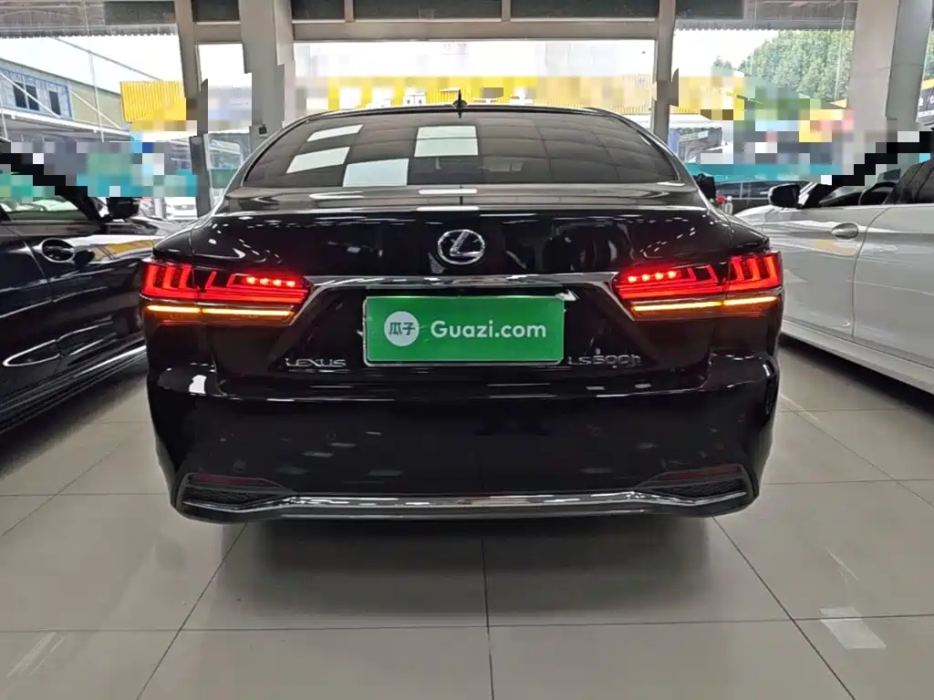 Lexus LS — миниатюра 6