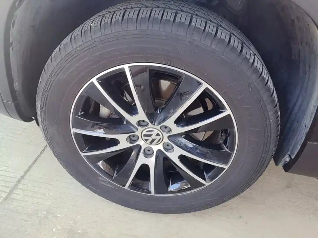 Volkswagen Tiguan — миниатюра 23