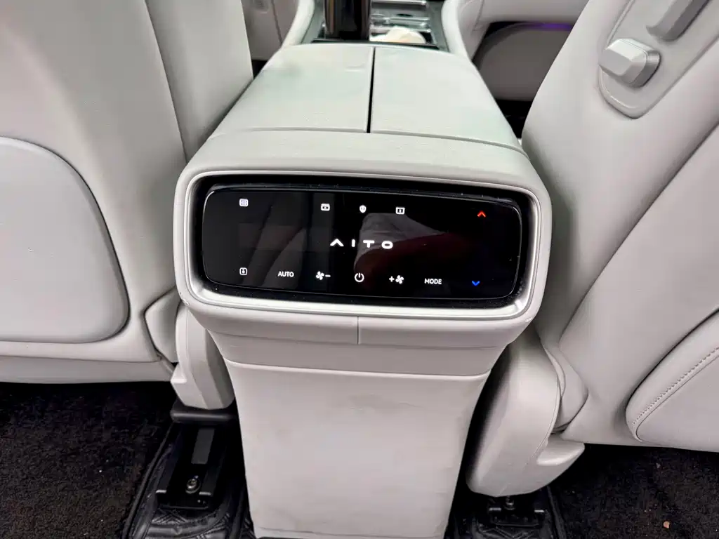 AITO AITO M9 — миниатюра 10