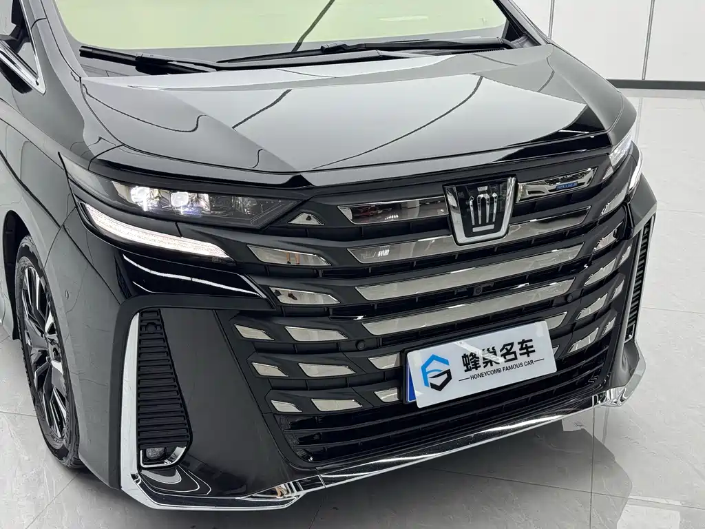 Toyota Vellfire — миниатюра 26