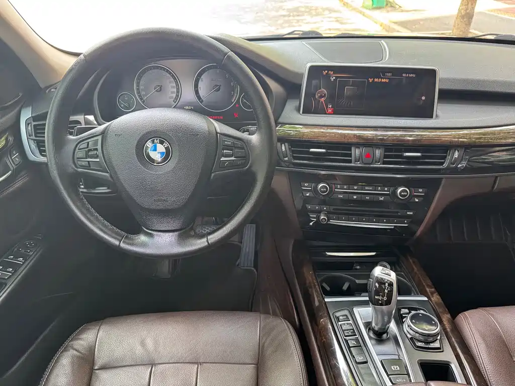 BMW X5 (Import) — миниатюра 7