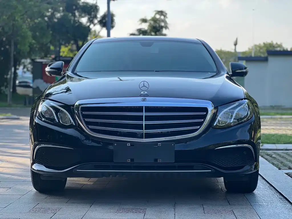 Mercedes-Benz E-Class — миниатюра 3