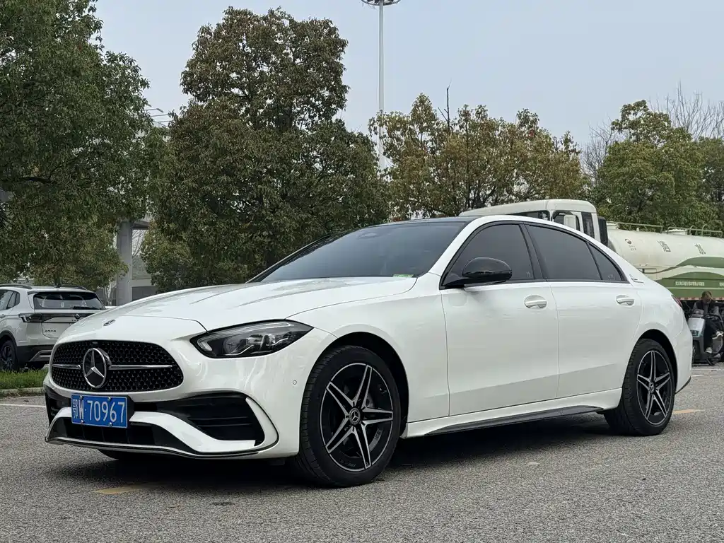 Mercedes-Benz C-Class 2024