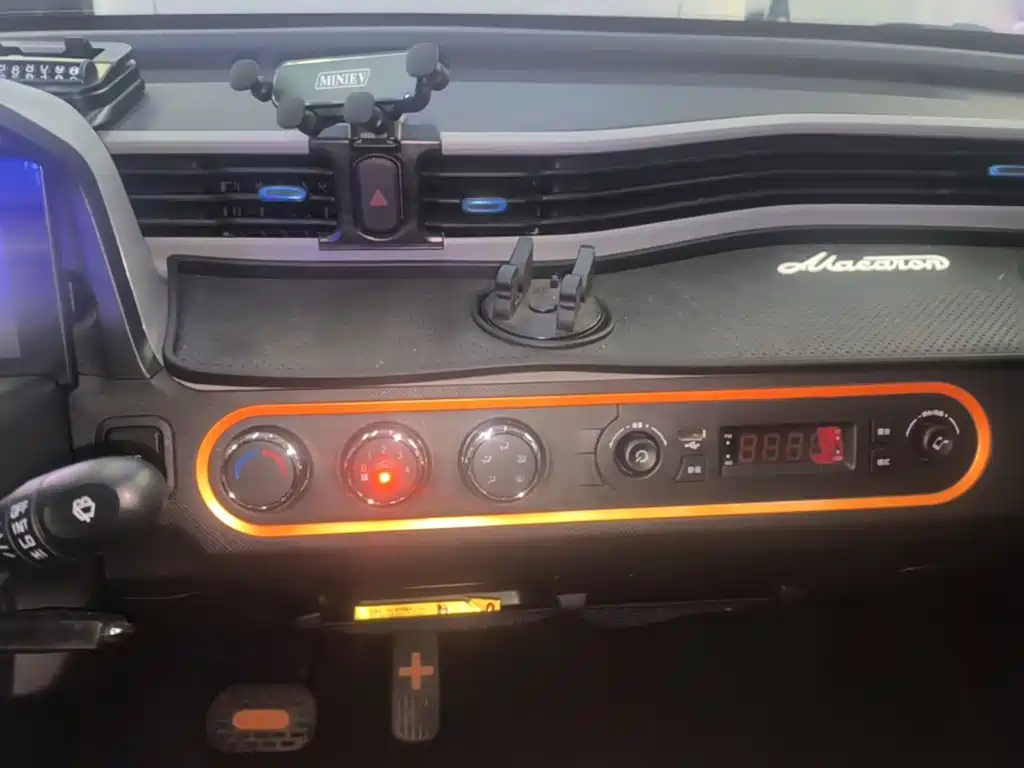 Wuling MINIEV — миниатюра 13