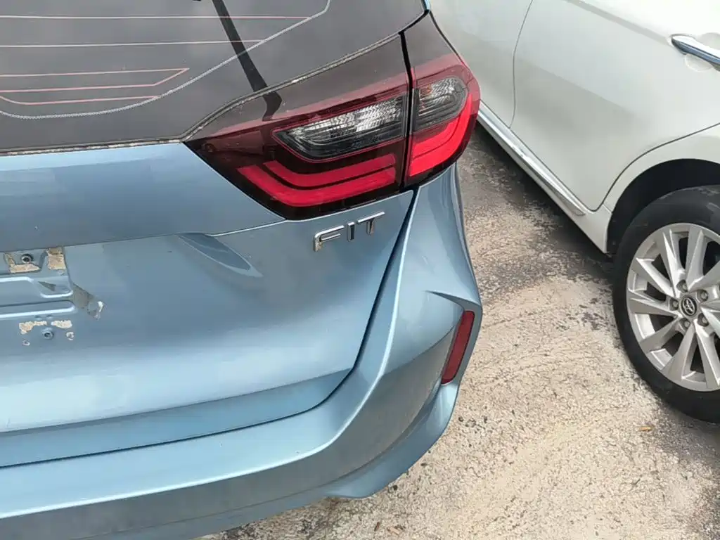 Honda Fit — миниатюра 8