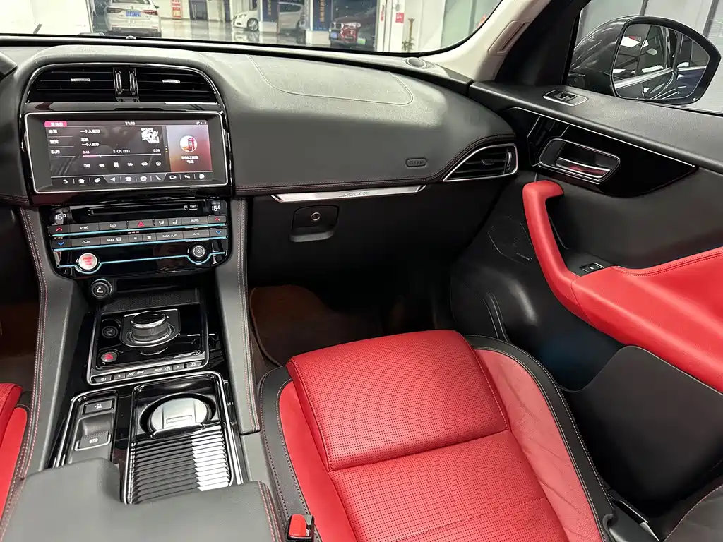 Jaguar F-PACE — миниатюра 34