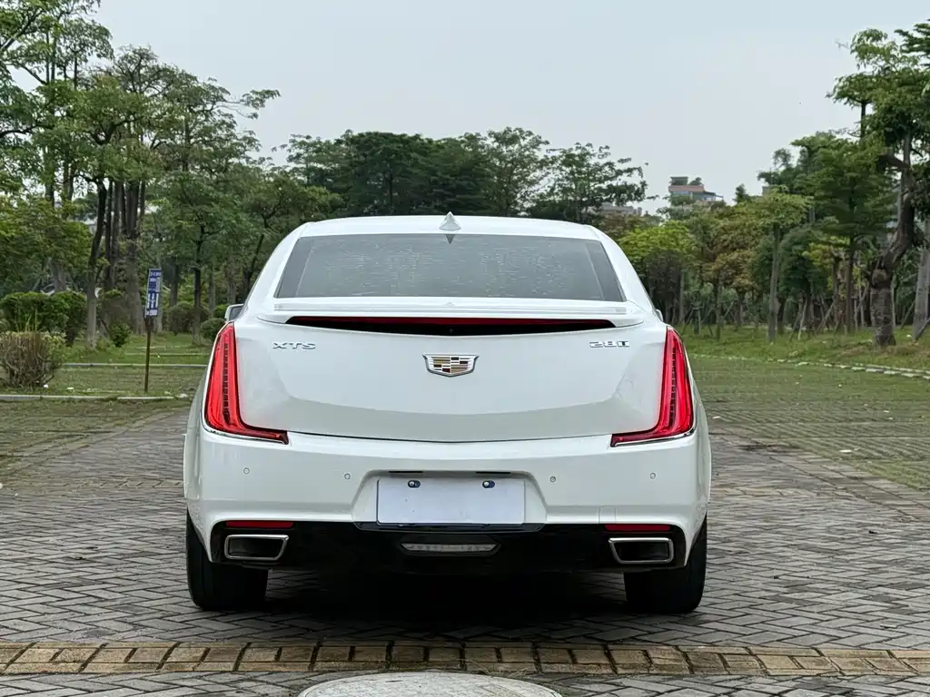 Cadillac XTS — миниатюра 6