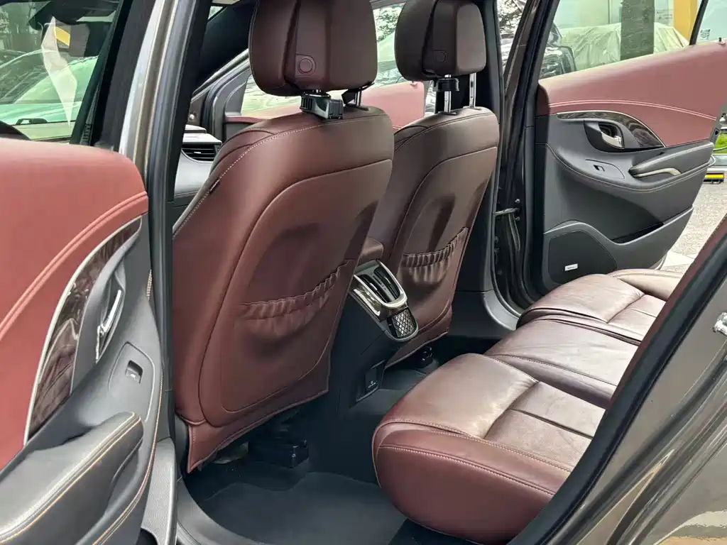Buick LaCrosse — миниатюра 7