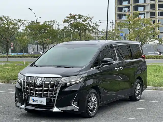 TOYOTA ELFA 2020