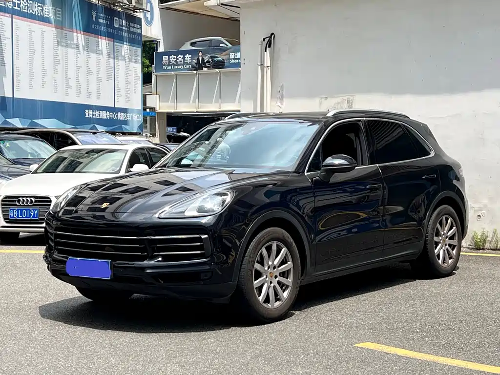 Porsche Cayenne — миниатюра 10
