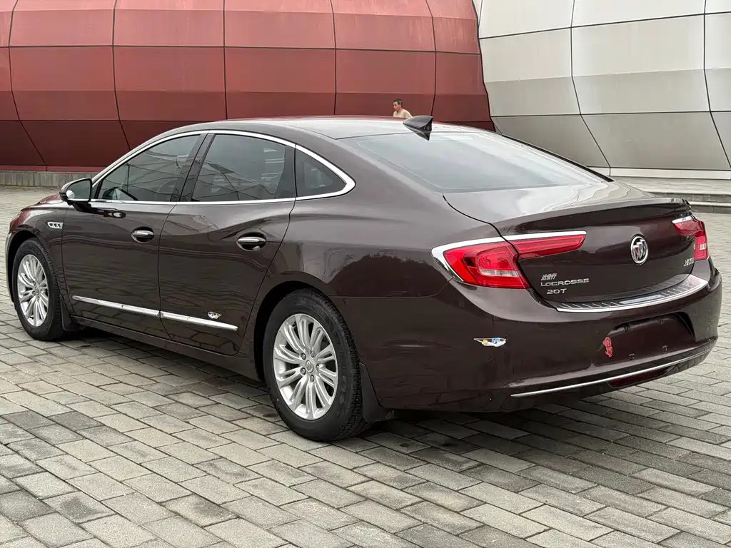 Buick LaCrosse — миниатюра 6