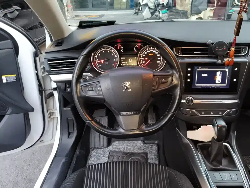 Peugeot 408 — миниатюра 11