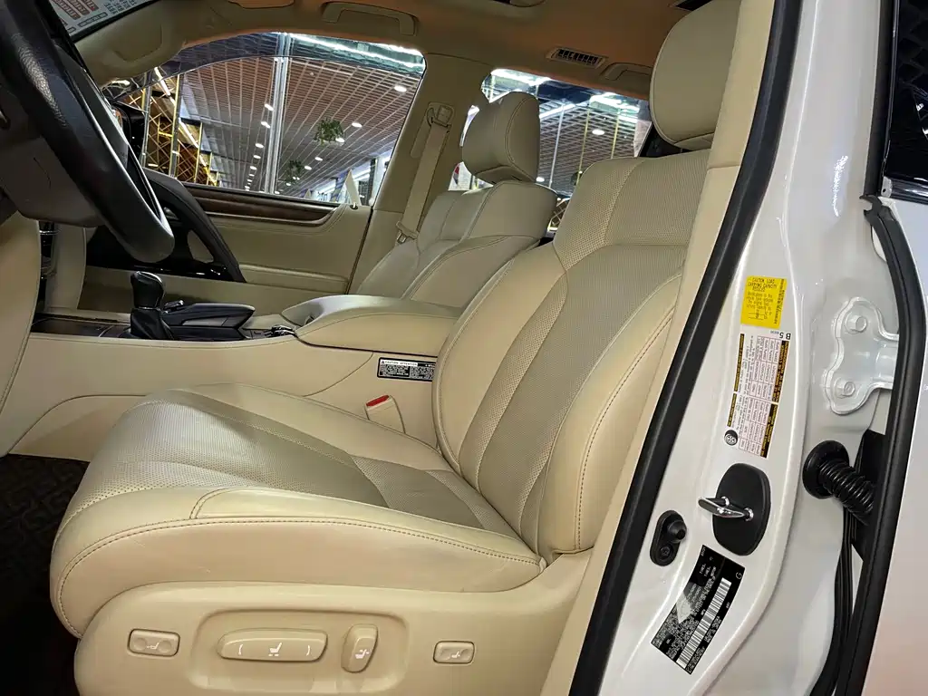 Lexus LX — миниатюра 5