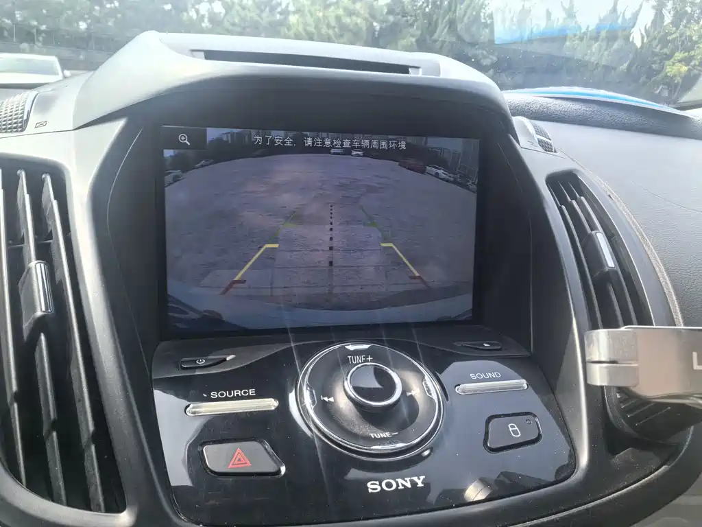 Ford Kuga — миниатюра 9