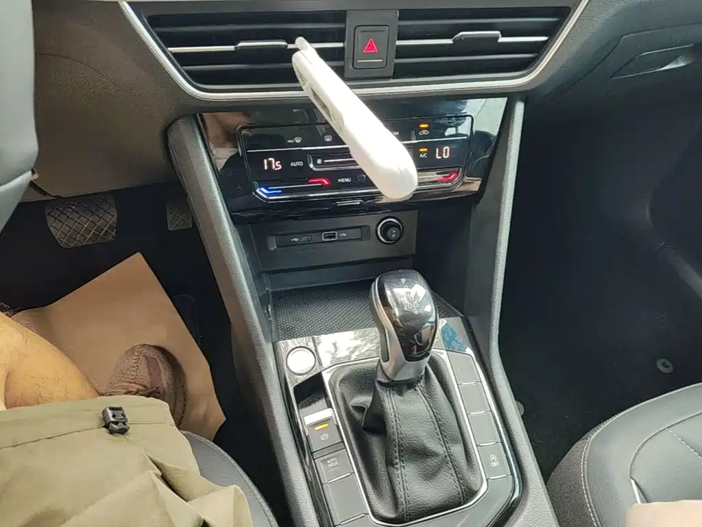 Volkswagen Tiguan L — миниатюра 14