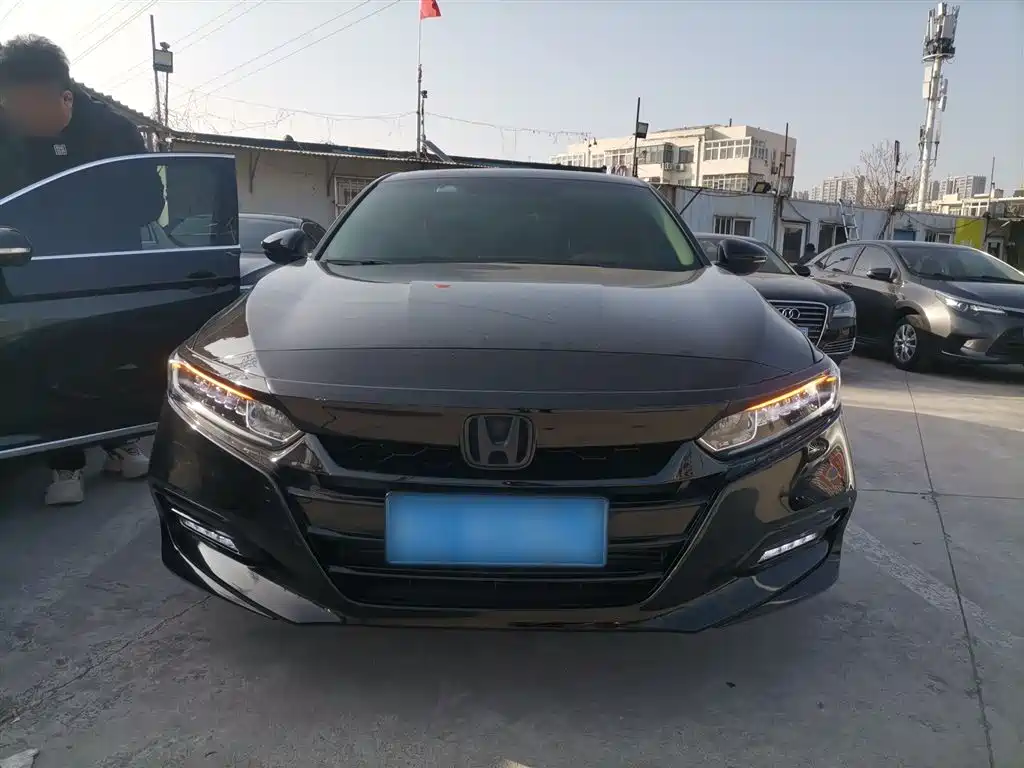 Honda Accord 2018 260TURBO Elite VI