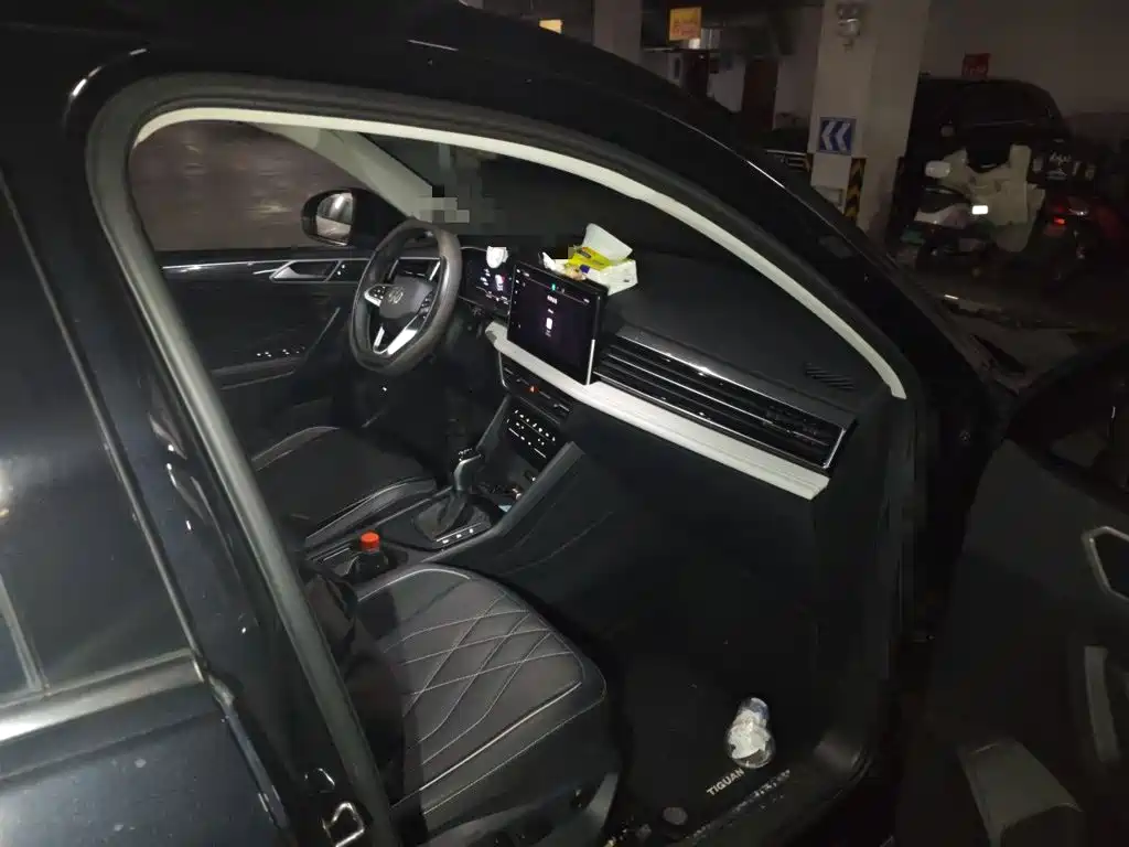 Volkswagen Tiguan L — миниатюра 18