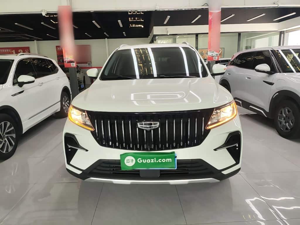 Geely Emgrand X6 1.4 л 2024 г. Белый, пробег 20000 км