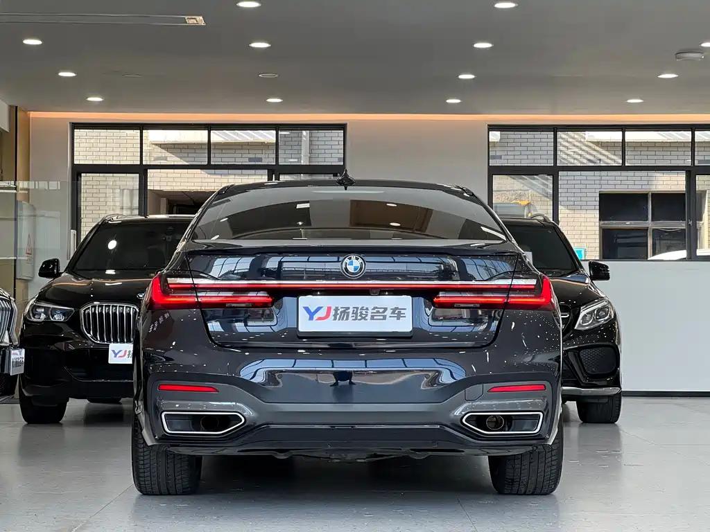 BMW 7 Series — миниатюра 4