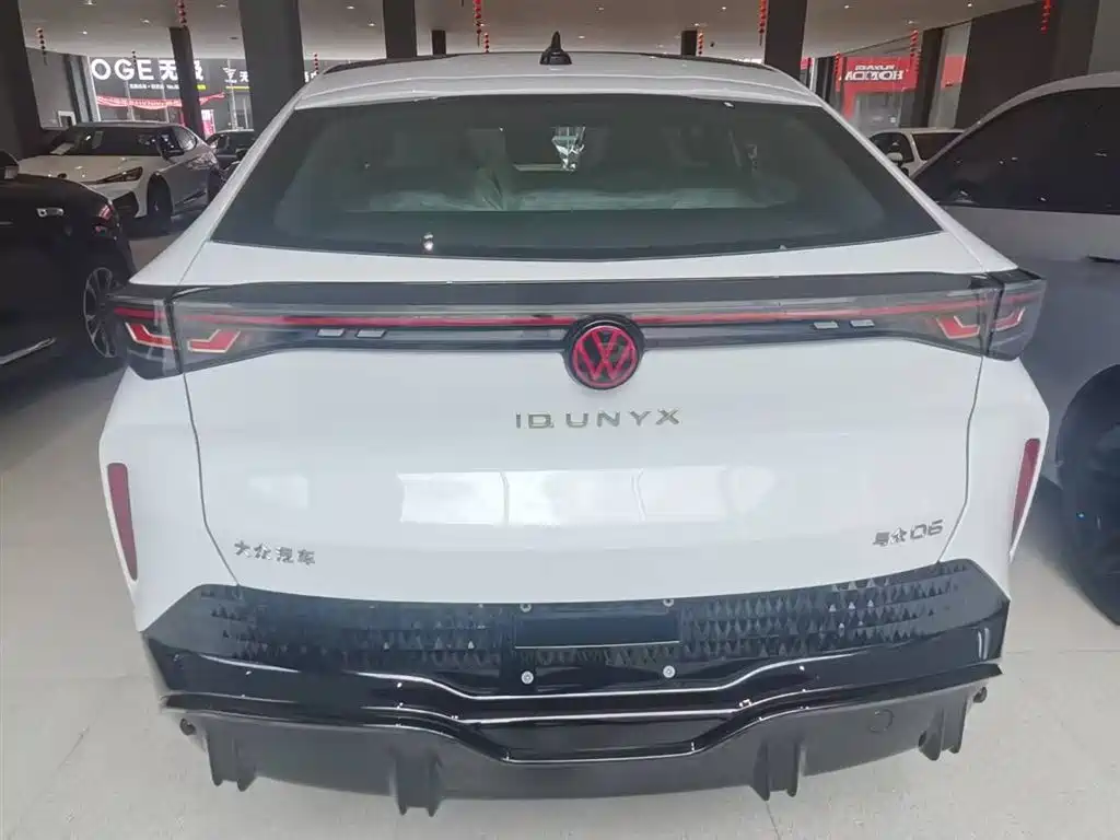 Volkswagen 06 2025 Pure
