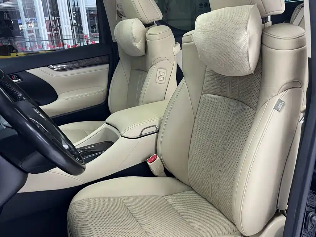 Toyota Vellfire — миниатюра 10