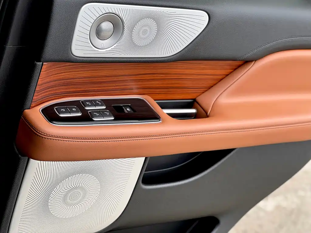 Lincoln Navigator — миниатюра 19