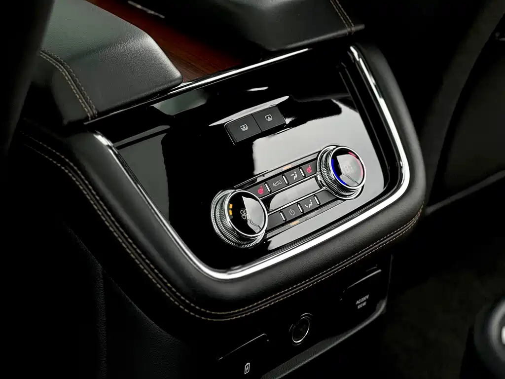 Lincoln Navigator — миниатюра 24