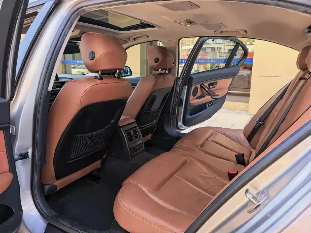 BMW 3 Series — миниатюра 7
