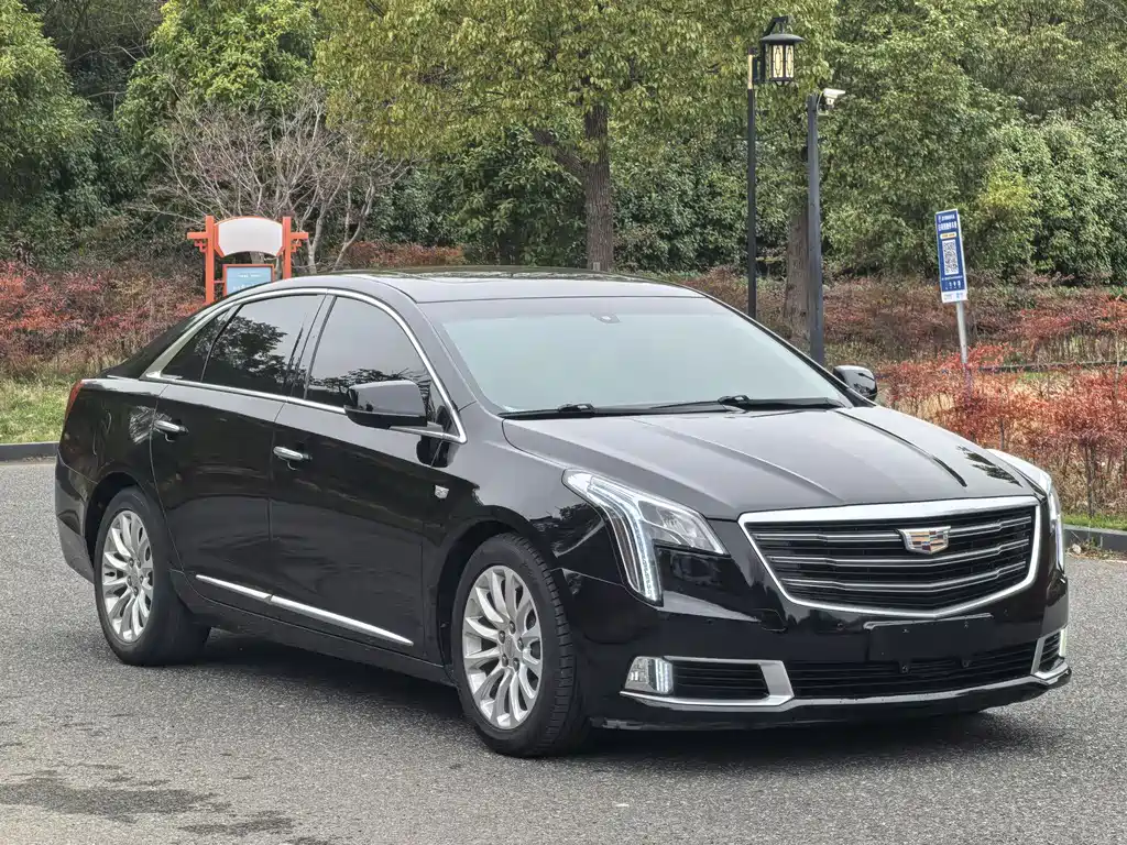 CADILLAC XTS