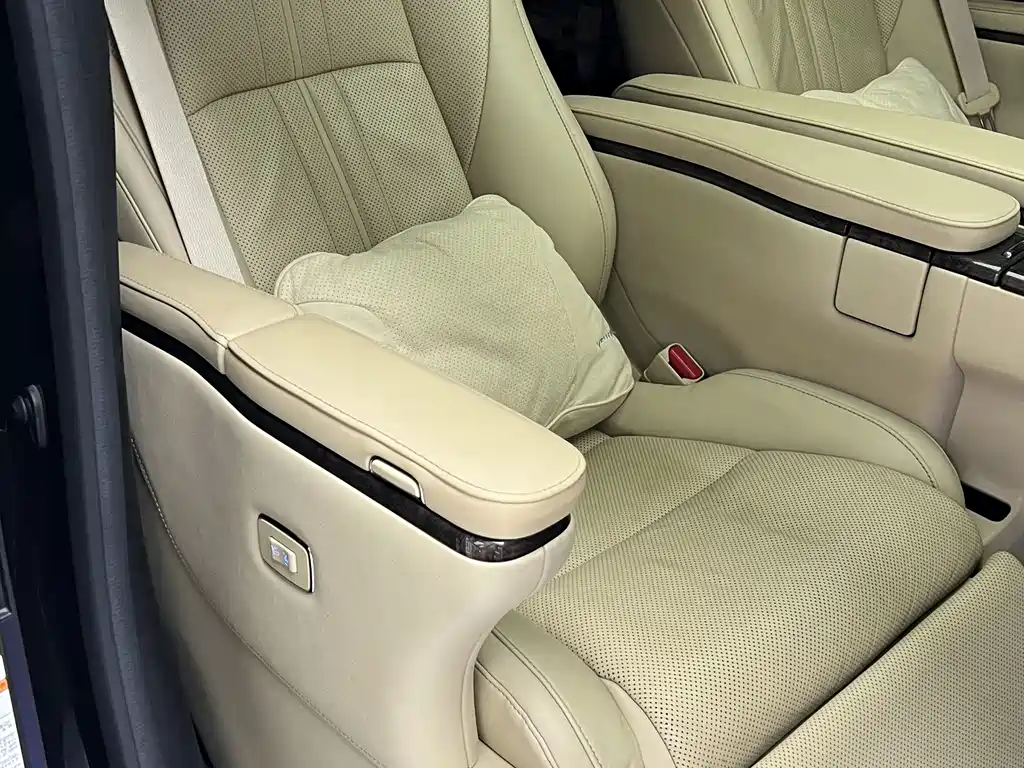 Toyota Vellfire — миниатюра 22