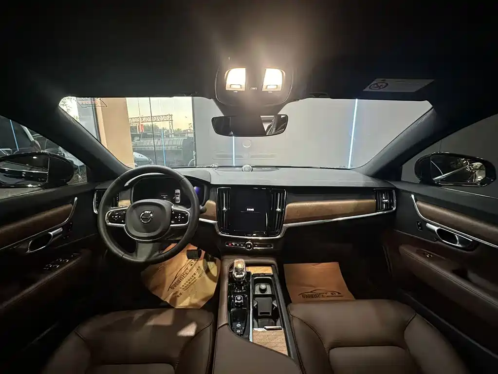 Volvo S90 — миниатюра 10