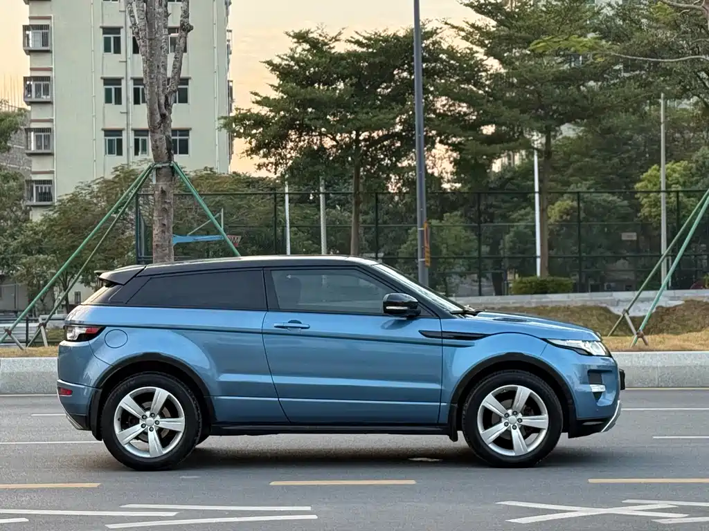 Land Rover Range Rover Evoque 2013 2.0T 3