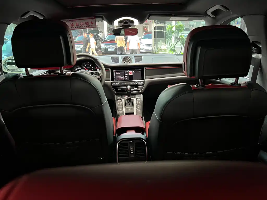 Porsche Macan — миниатюра 14