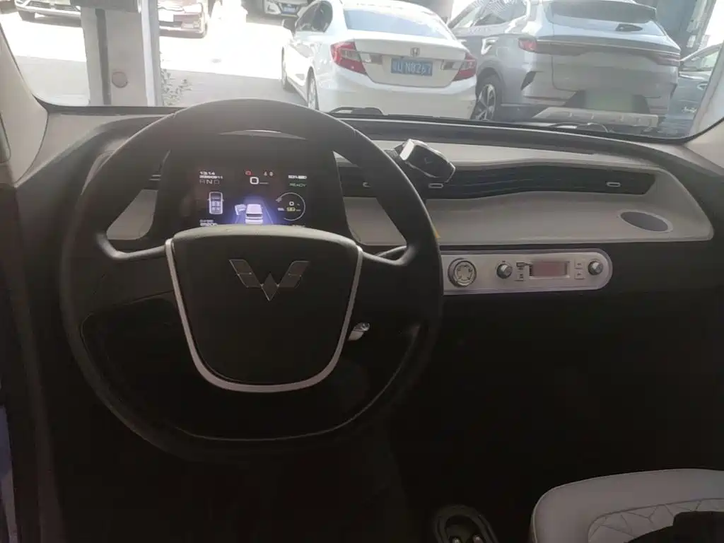 Wuling MINIEV — миниатюра 10