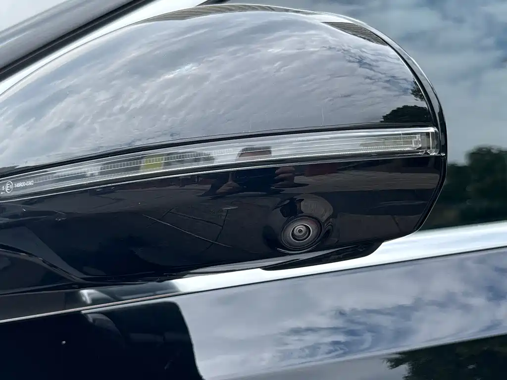 Mercedes-Benz E-Class — миниатюра 32