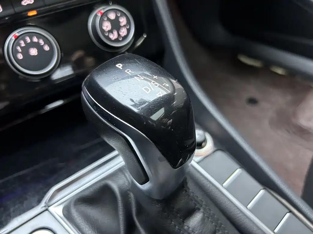 Volkswagen Sagitar — миниатюра 28