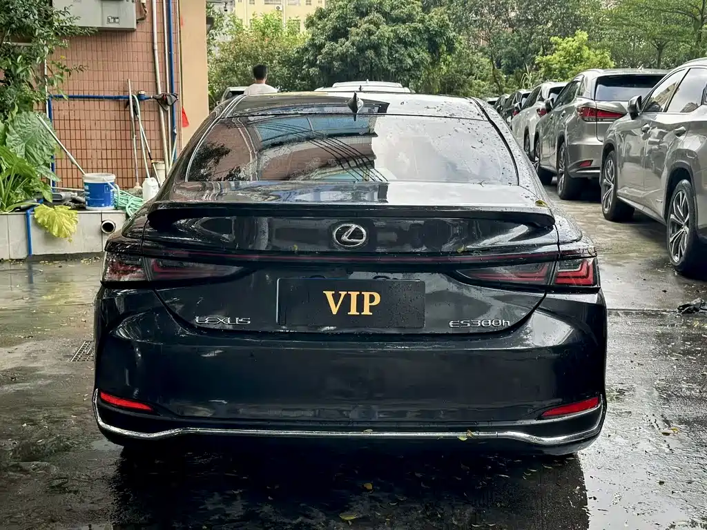 Lexus ES 2025 300h Premium