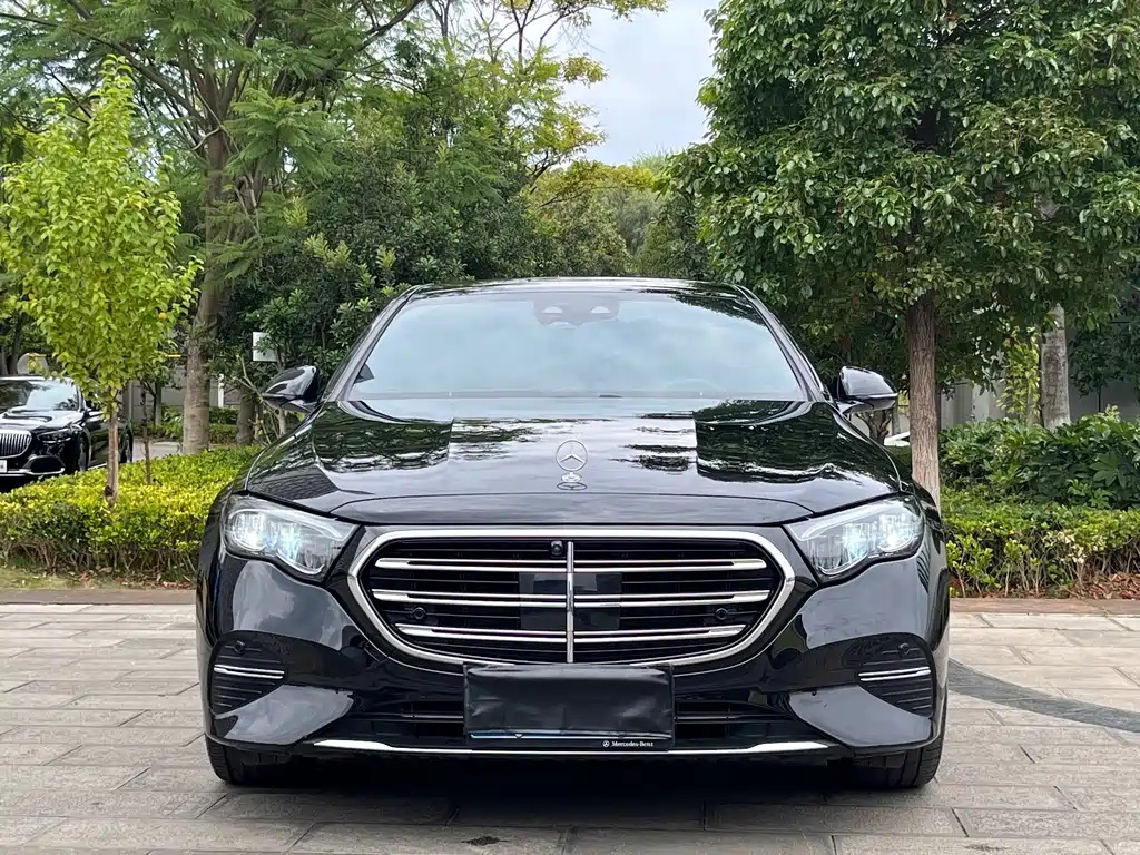 Mercedes-Benz E-Class — миниатюра 2