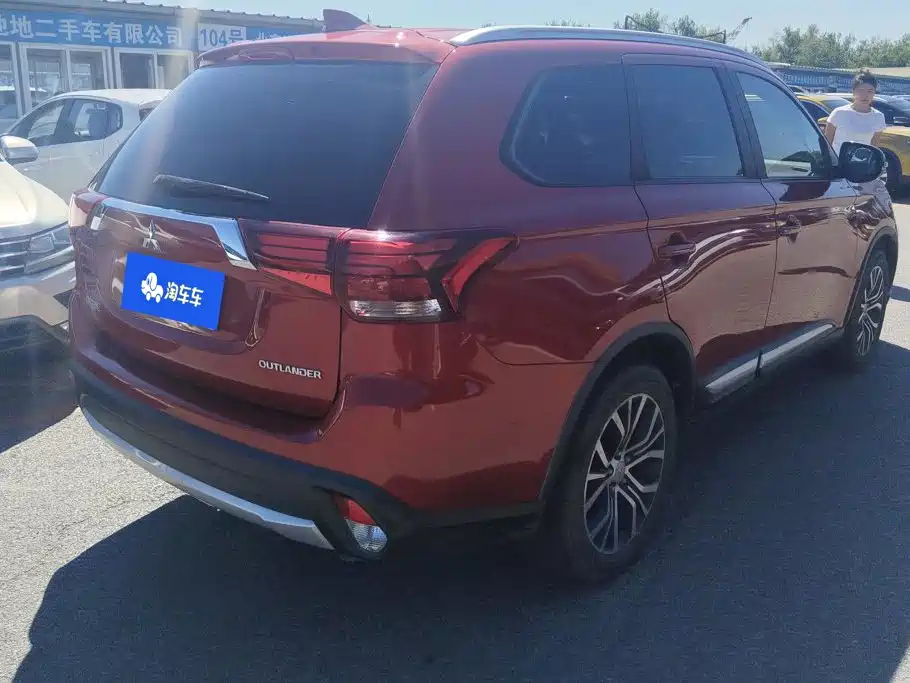 Mitsubishi Outlander — миниатюра 3